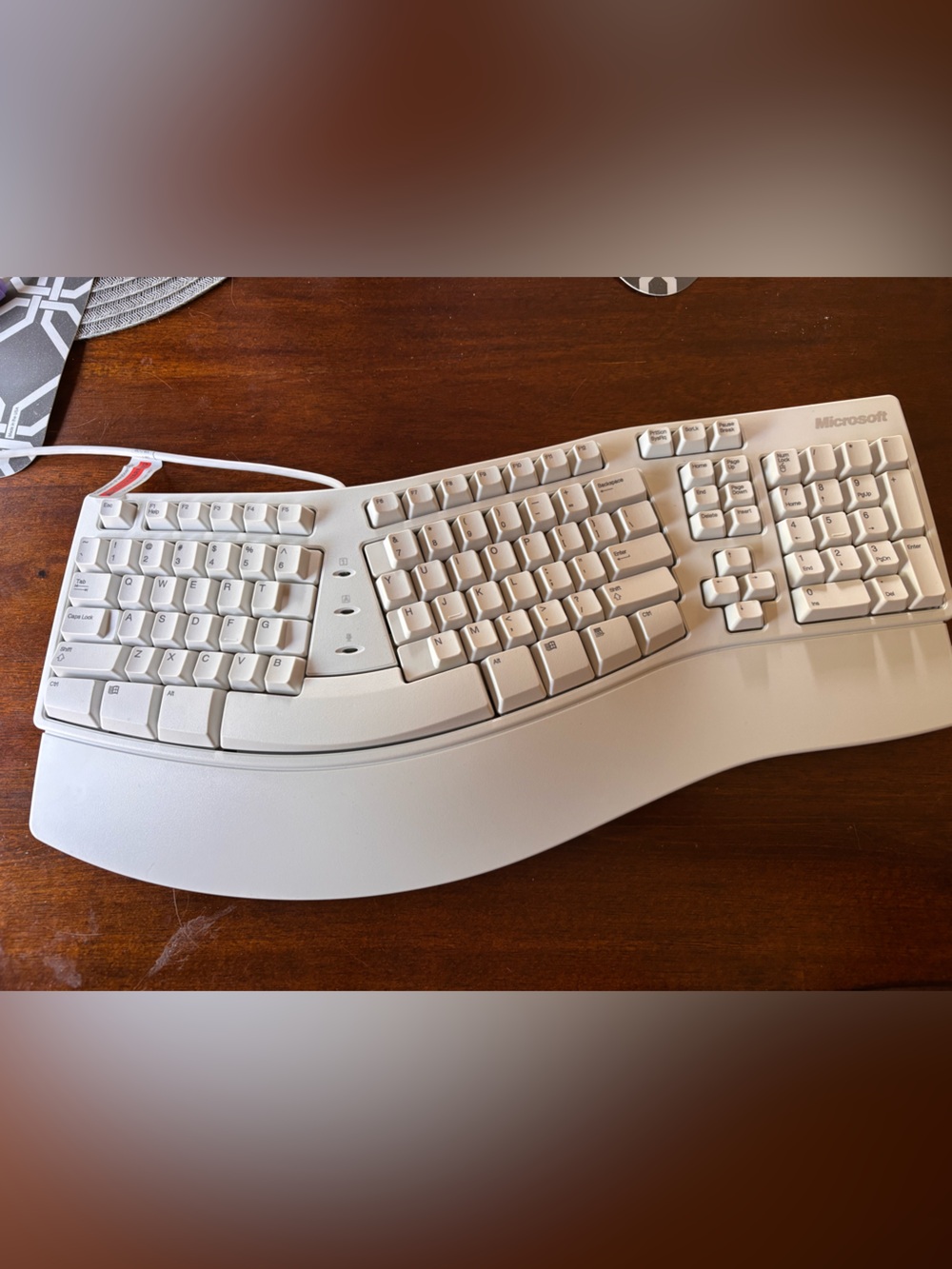 Microsoft Natural Elite Keyboard PS/2 Ergonomic X06-19331 KU-0045 White